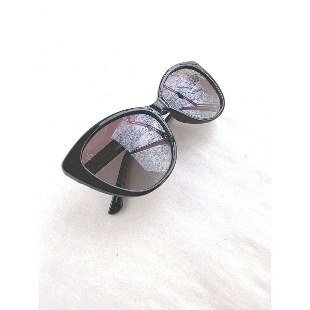 New Prive Revaux Sunglasses Retro Cat Eye Black Lens Logo NWT Pinup Classic